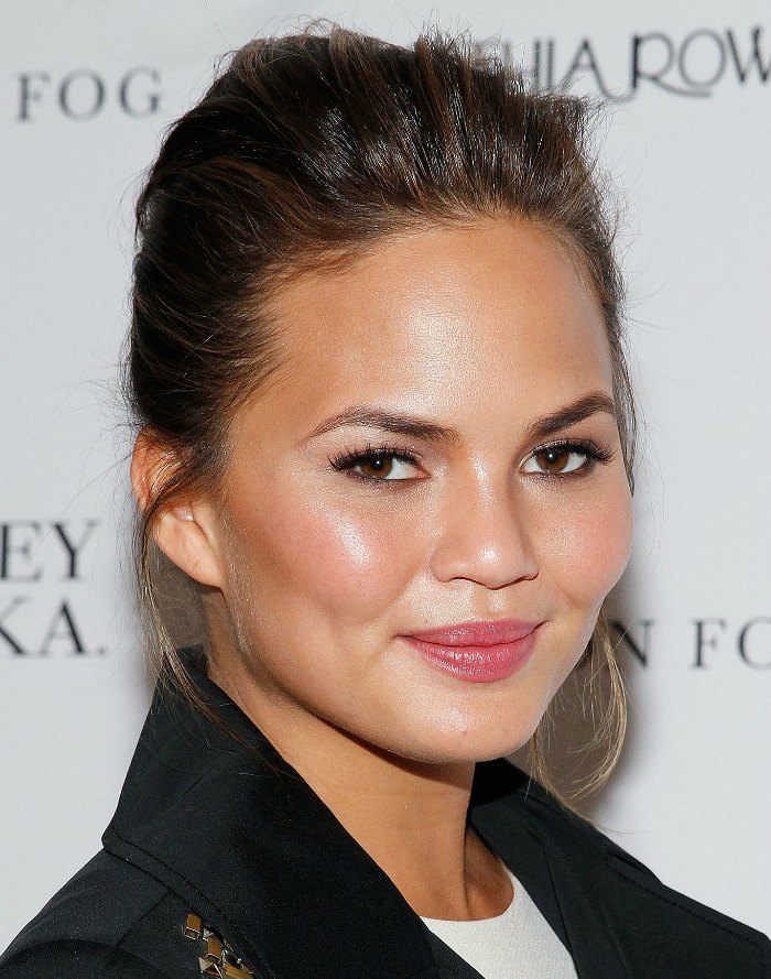 Chrissy-Teigan-woman-crush-wednesay-dewy-skin-breakfast-with-audrey