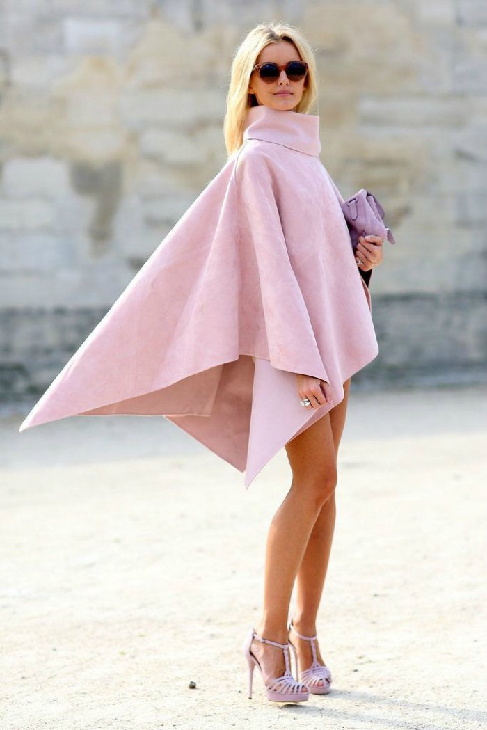 capes-8-reasons-why-you-should-invest-in-a-cape-this-winter.-Street-Style-Paris